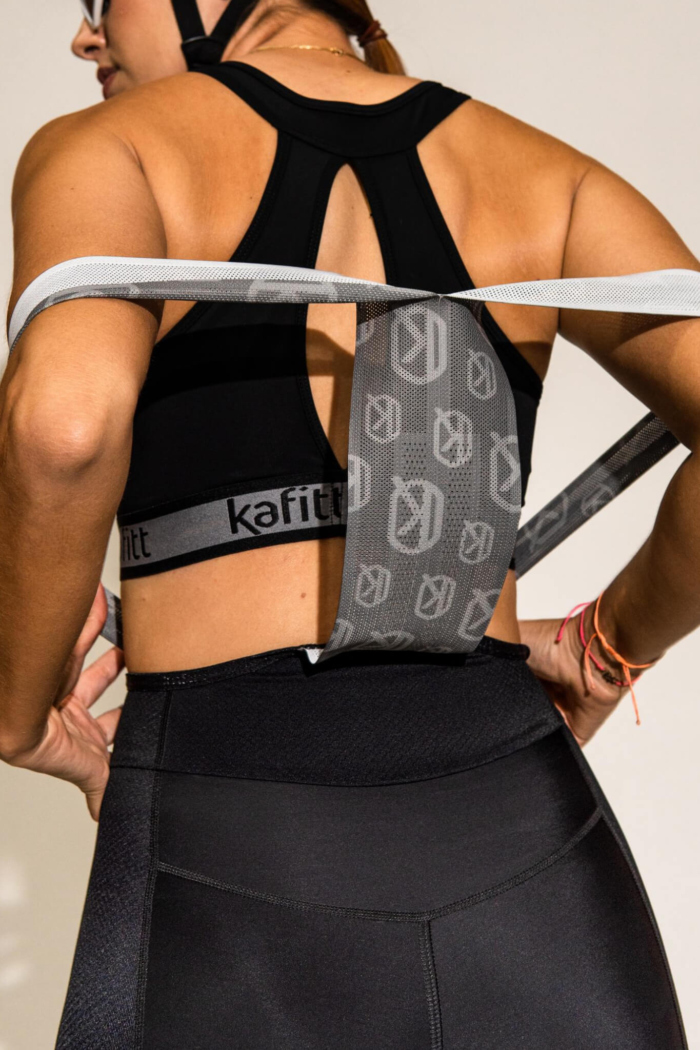 Pro-up Bib Black