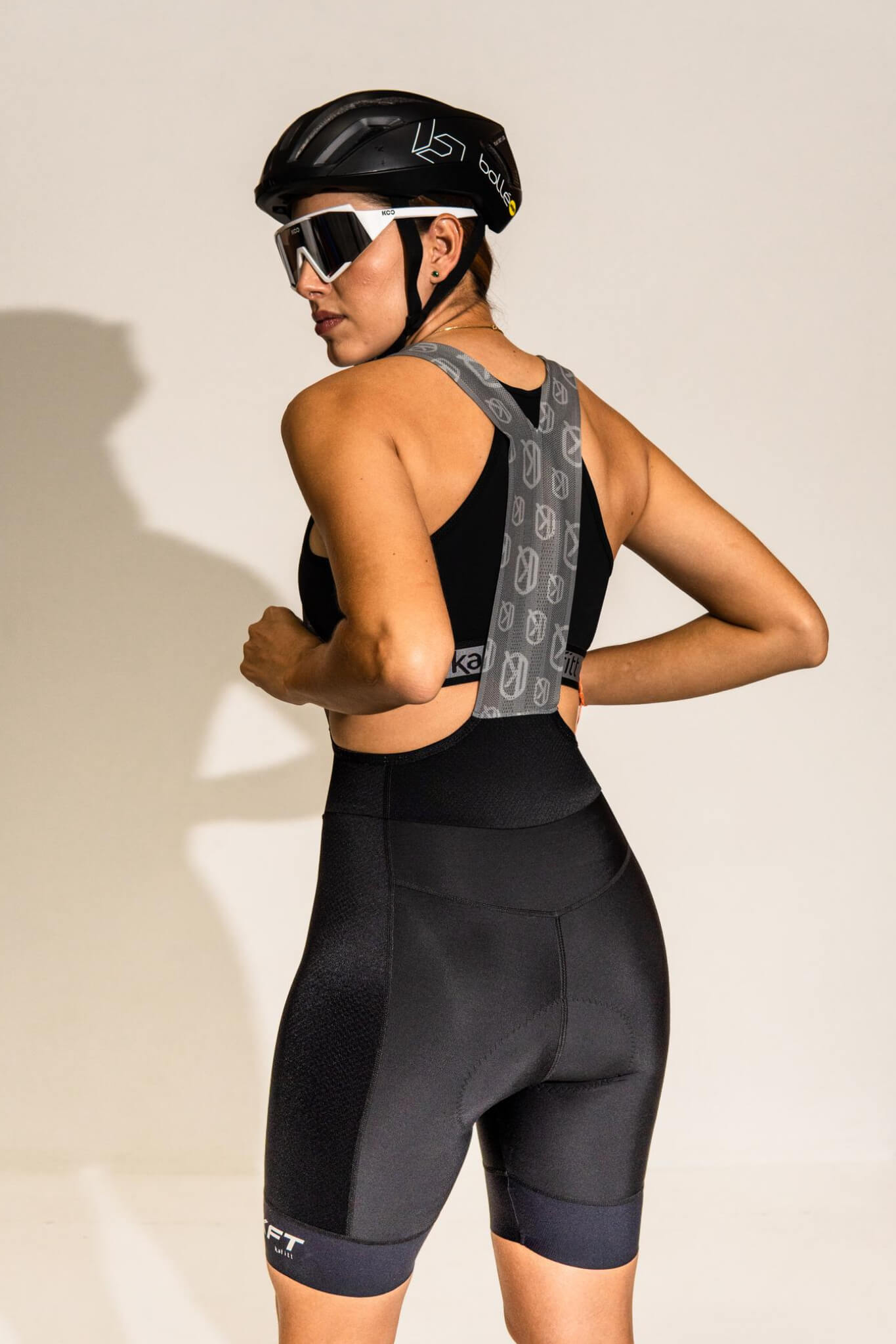 Pro-up Bib Black